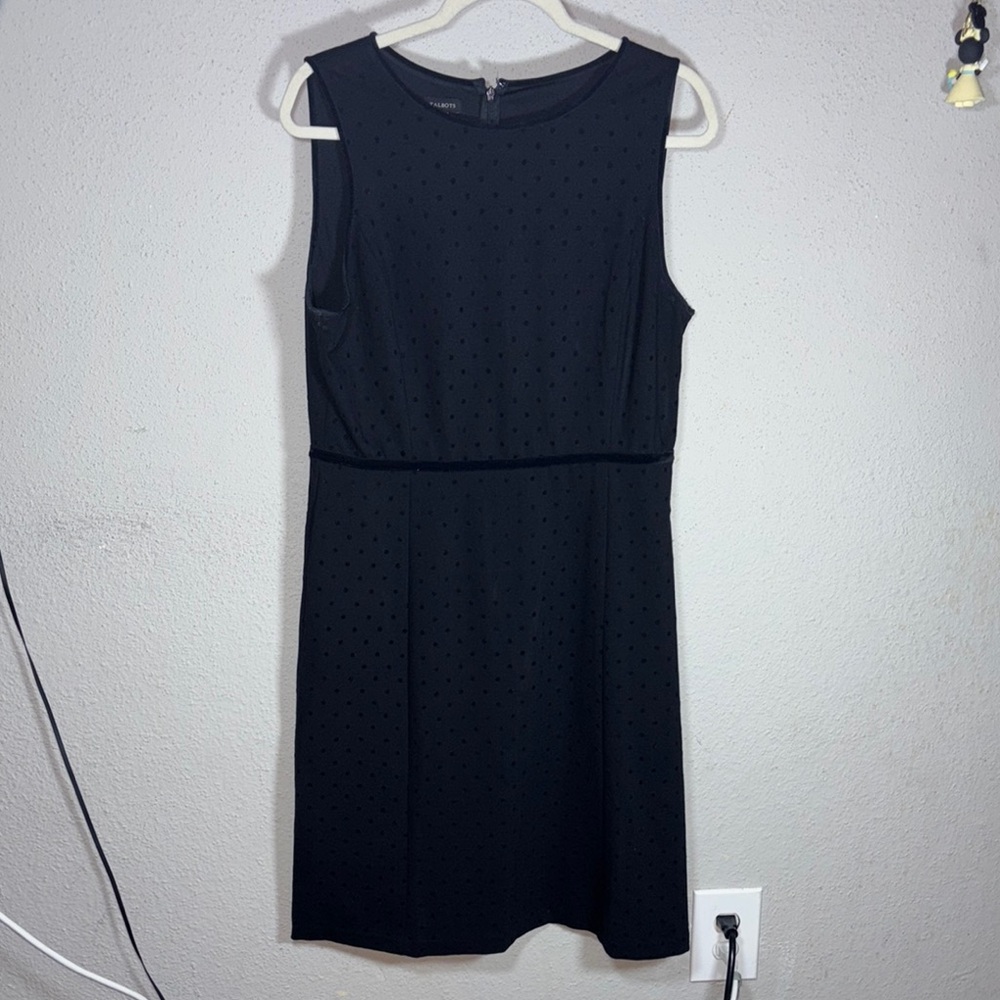 Elegant Black Sleeveless Dress